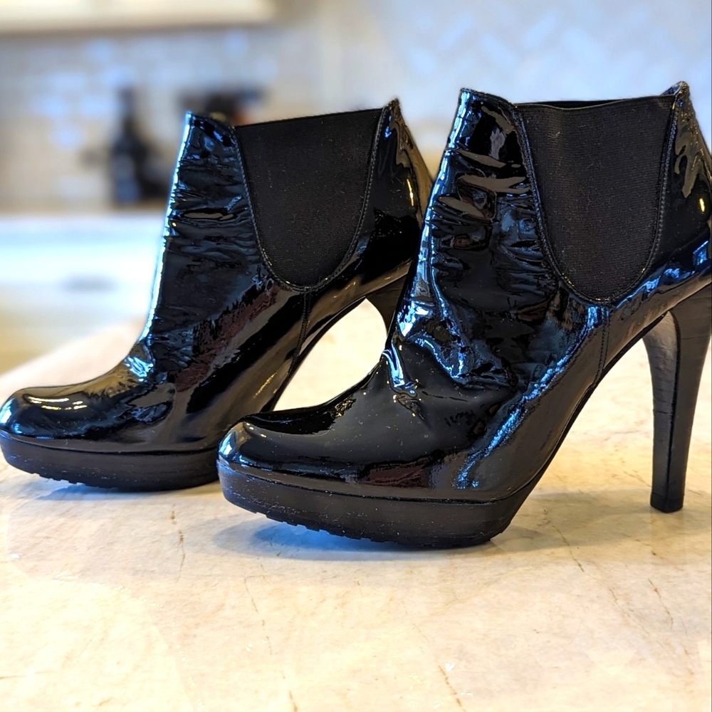 Stuart Weitzman Chelsea Patent Ankle Boots 7